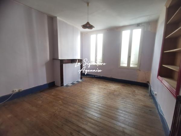Immeuble avec local commercial avec vitrine Villeneuve sur lot à 20 min d'Agen