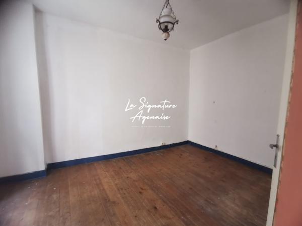 Immeuble avec local commercial avec vitrine Villeneuve sur lot à 20 min d'Agen