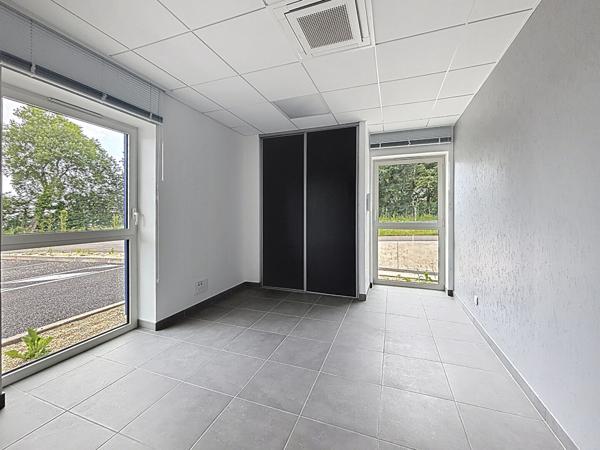 EXCLUSIVITE - A LOUER - LOCAL D'ACTIVITES - MAYENNE , Mayenne EXCLUSIVITE - A LOUER - LOCAL D'ACTIVITES - MAYENNE , Mayenne