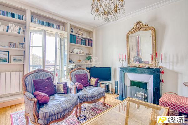 Versailles Notre-Dame Boulevard de la Reine Appartement duplex 4 pièces 84 m² situé au 2ème et dernier étage €649 000 ** - Référence 27540