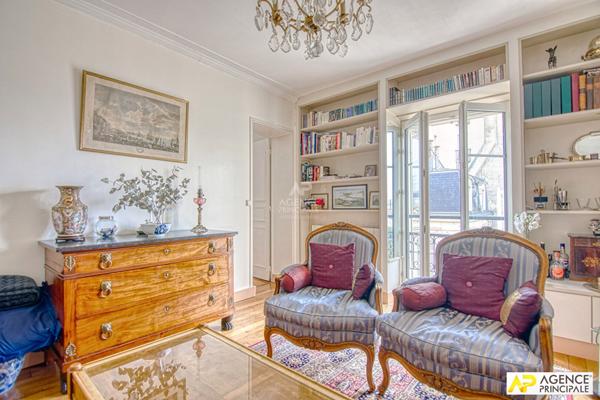 Versailles Notre-Dame Boulevard de la Reine Appartement duplex 4 pièces 84 m² situé au 2ème et dernier étage €649 000 ** - Référence 27540