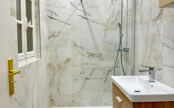 Appartement à vendre    3 pièces • 61 m2 Paris 1