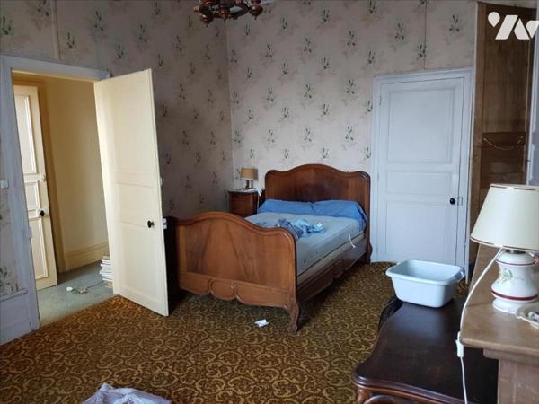 LA FLECHE Centre, Maison de ville à rafraichir