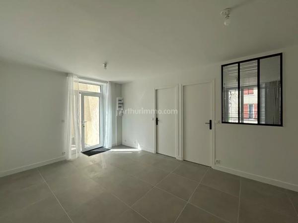 Location                                                      Appartement
                        
                     3 pièces                      43 m2                     à Montlhéry