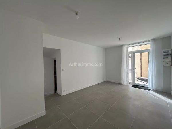 Location                                                      Appartement
                        
                     3 pièces                      43 m2                     à Montlhéry