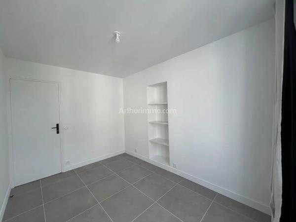 Location                                                      Appartement
                        
                     3 pièces                      43 m2                     à Montlhéry