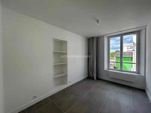 Location                                                      Appartement
                        
                     3 pièces                      43 m2                     à Montlhéry