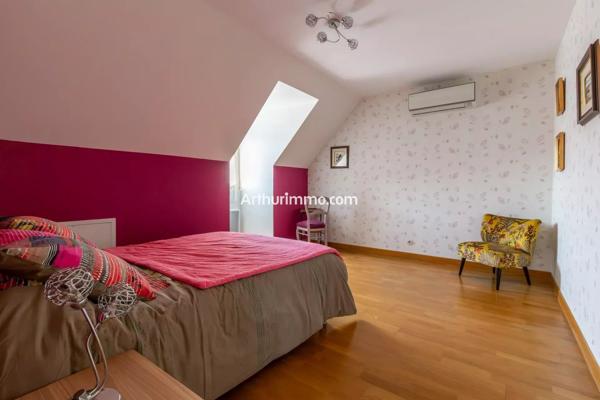 Vente                                                      Maison
                        
                     7 pièces                      132 m2                     à Sucy-en-Brie