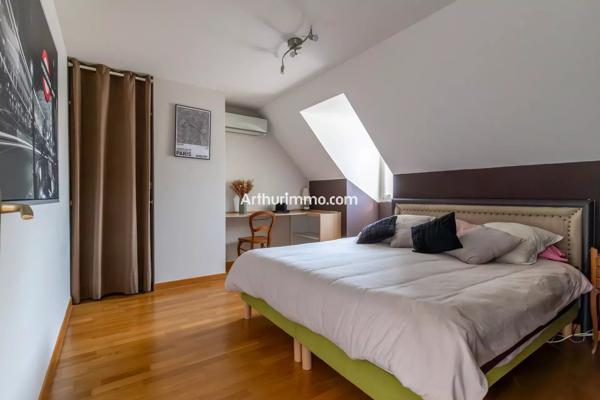Vente                                                      Maison
                        
                     7 pièces                      132 m2                     à Sucy-en-Brie