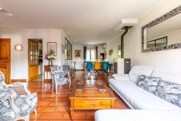 Vente                                                      Maison
                        
                     7 pièces                      132 m2                     à Sucy-en-Brie