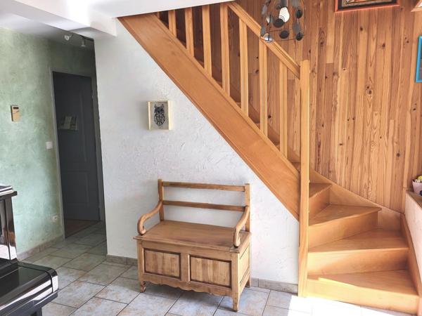 Maison 7 pièces au calme sur grand terrain arboré. CALME ABSOLU ! Vue exceptionnelle !