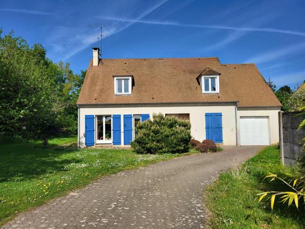 Maison 7 pièces au calme sur grand terrain arboré. CALME ABSOLU ! Vue exceptionnelle !