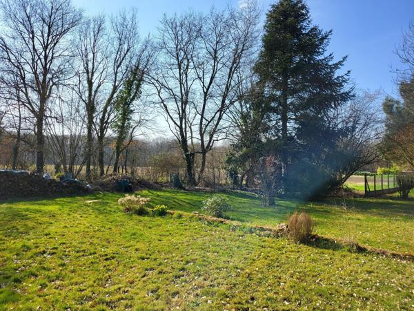 Maison 7 pièces au calme sur grand terrain arboré. CALME ABSOLU ! Vue exceptionnelle !