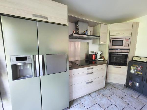 Maison 7 pièces au calme sur grand terrain arboré. CALME ABSOLU ! Vue exceptionnelle !