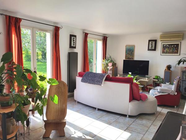 Maison 7 pièces au calme sur grand terrain arboré. CALME ABSOLU ! Vue exceptionnelle !