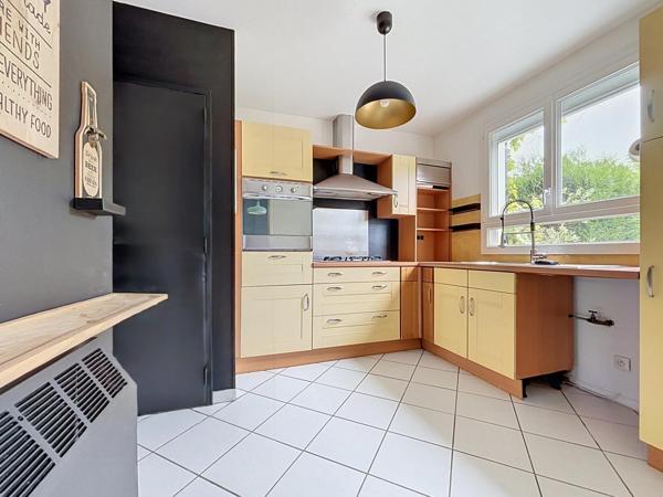 Maison de 5 pièces de 101 m2 au coeur de la Commanderie des Templiers -  secteur très prisé.