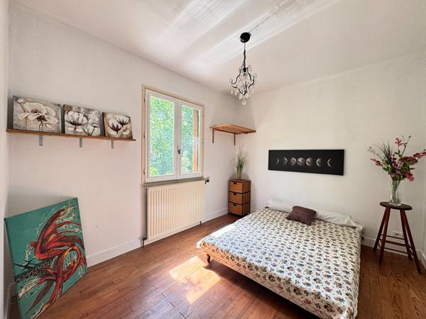 Aux portes de Périgueux, charmante maison avec fort potentiel sur 8 491 m² de terrain divisible