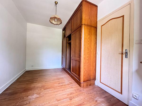 Aux portes de Périgueux, charmante maison avec fort potentiel sur 8 491 m² de terrain divisible