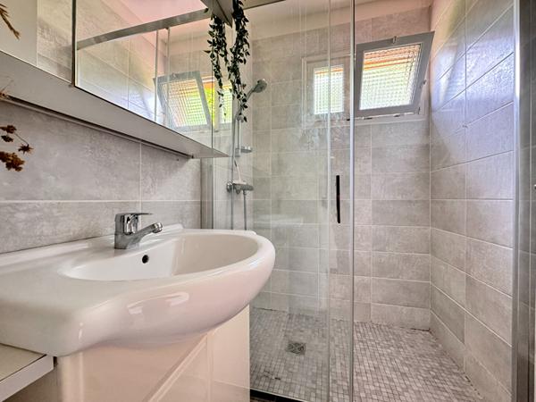 Aux portes de Périgueux, charmante maison avec fort potentiel sur 8 491 m² de terrain divisible