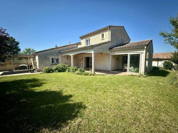 Maison à vendre 6 pièces de 211 m²