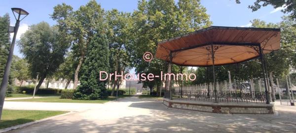 Immeuble à vendre 9 pièces de 145 m²