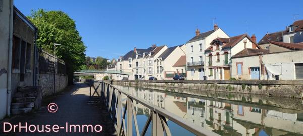 Immeuble à vendre 9 pièces de 145 m²