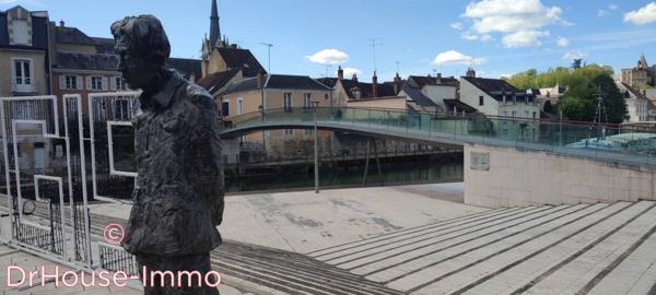 Immeuble à vendre 9 pièces de 145 m²