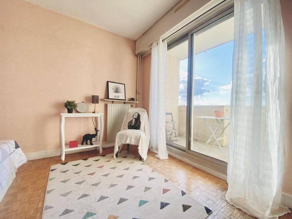 Appartement lumineux avec balcon et vue dégagée – Proche du lac d’Enghien