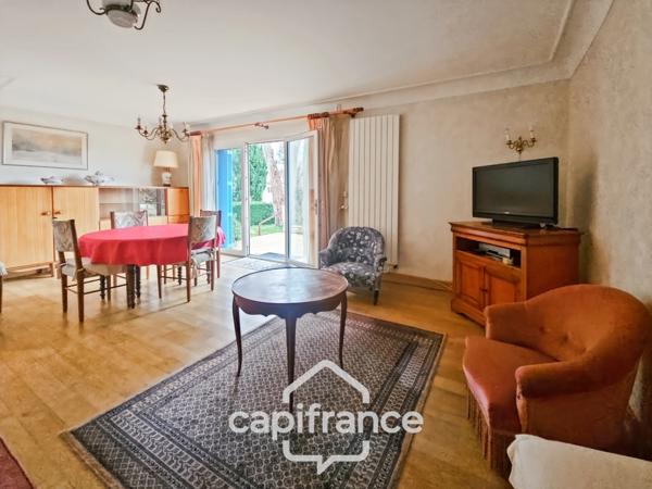 Maison à rénover, 5 chambres, jardin, tout à l'égoût, puit, proche des commodités