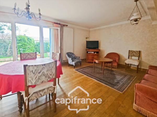 Maison à rénover, 5 chambres, jardin, tout à l'égoût, puit, proche des commodités