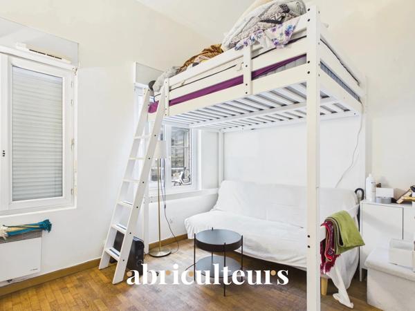 STUDIO AVEC PARKING RARE INVESTISSEMENT D’EXCEPTION MARAIS 17 m² EMPLACEMENT PREMIUM