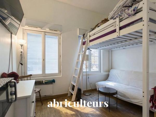 STUDIO AVEC PARKING RARE INVESTISSEMENT D’EXCEPTION MARAIS 17 m² EMPLACEMENT PREMIUM