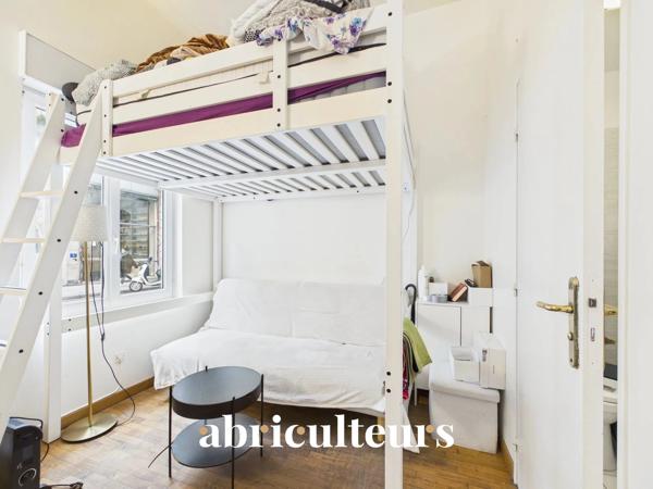 STUDIO AVEC PARKING RARE INVESTISSEMENT D’EXCEPTION MARAIS 17 m² EMPLACEMENT PREMIUM