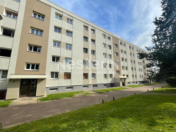 Appartement 2 pièces à vendre à Chilly-Mazarin - CENTRE-VILLE - résidence la libération isolée ravalée et clôturée