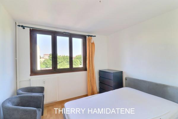 A seulement 6/7 MN A PIED DE LA GARE du centre ville a proximité du MONOPRIX bel appartement 62m2 3 pieces 2 chambres traversant  ideal 1er achat ou collocation possibilité de 3 chambres