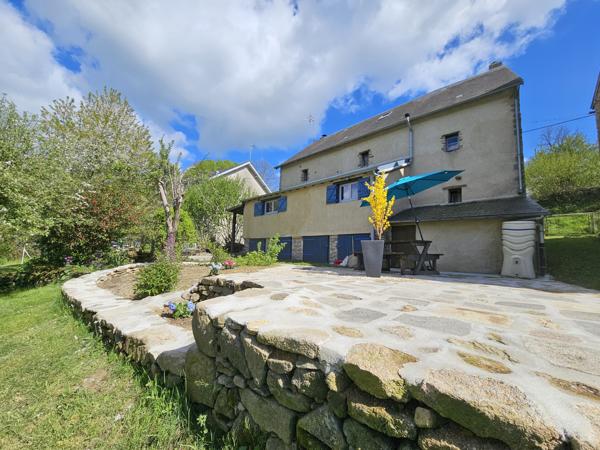 Maison avec grange et terrasse et jardin