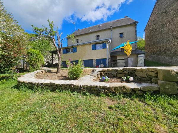Maison avec grange et terrasse et jardin