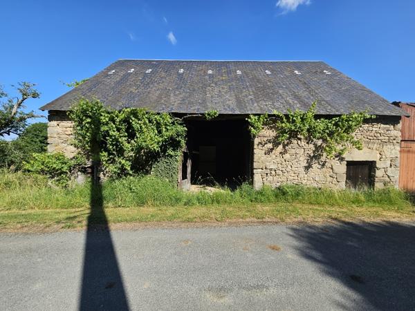 Maison avec grange et terrasse et jardin