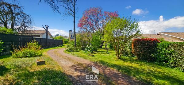 EYSINES LE VIGEAN - Maison 150 m² sur  plus de 1000 m² de parcelle - proche Tram et commerces