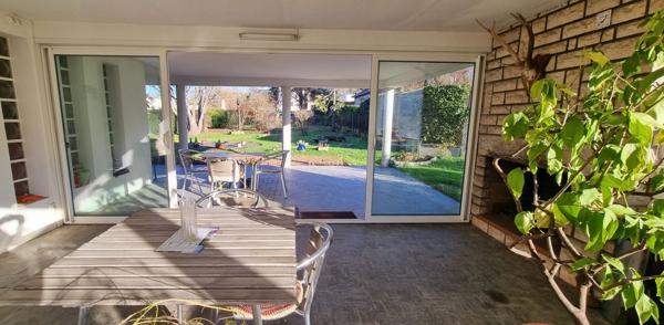 EYSINES LE VIGEAN - Maison 150 m² sur  plus de 1000 m² de parcelle - proche Tram et commerces