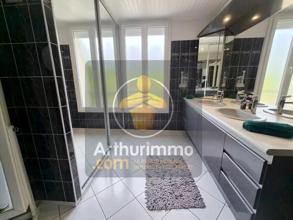 Vente                                                      Maison
                        
                     5 pièces                      108 m2                     à Ormesson-sur-Marne