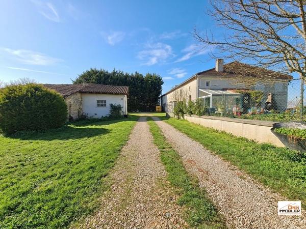 Maison avec garage attenant, véranda et grange – 175 m² – 6 pièces