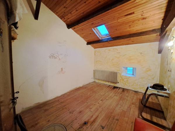 Maison avec garage attenant, véranda et grange – 175 m² – 6 pièces