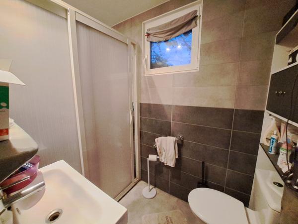 Maison avec garage attenant, véranda et grange – 175 m² – 6 pièces