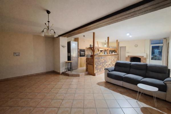 Maison avec garage attenant, véranda et grange – 175 m² – 6 pièces