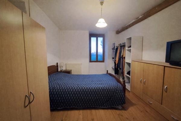 Maison avec garage attenant, véranda et grange – 175 m² – 6 pièces