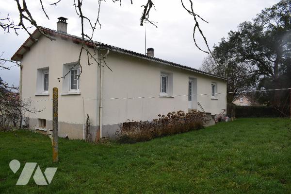 Maison située à RUFFEC