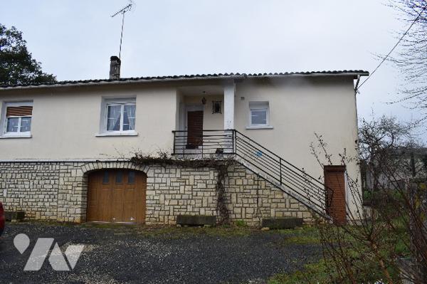 Maison située à RUFFEC