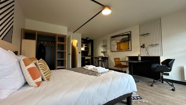 Dans résidence hôtelière, appartement meublé de 32 m2 Royalieu proche de l'ESCOM