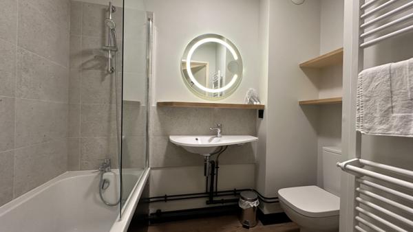 Dans résidence hôtelière, appartement meublé de 32 m2 Royalieu proche de l'ESCOM